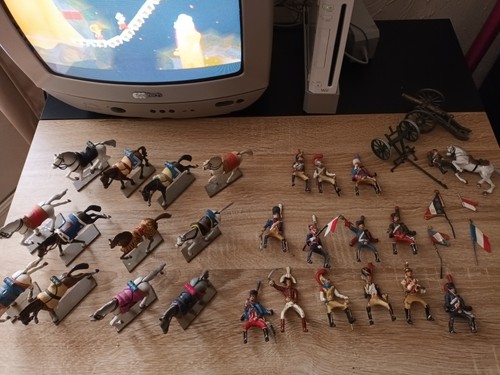 Lot figurines cavaliers - 13,